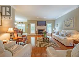 2285 LILAC AVENUE - 12