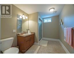 2285 LILAC AVENUE - 32