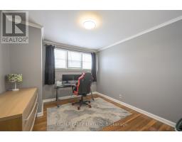 12 WOOD STREET S - 8