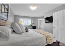 36 - 175 INGERSOLL STREET N - 23