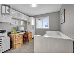 36 - 175 INGERSOLL STREET N - 29