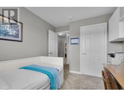 36 - 175 INGERSOLL STREET N - 30