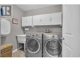 36 - 175 INGERSOLL STREET N - 32