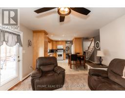 16 TIMBERLANE CRESCENT - 14