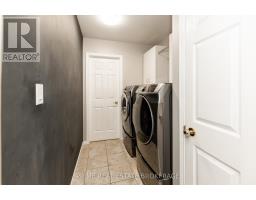 16 TIMBERLANE CRESCENT - 17