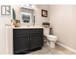 16 TIMBERLANE CRESCENT - 18