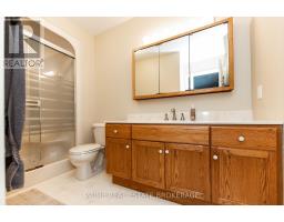 16 TIMBERLANE CRESCENT - 23