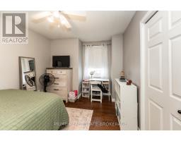 16 TIMBERLANE CRESCENT - 24