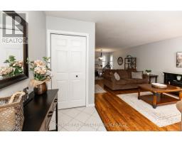 16 TIMBERLANE CRESCENT - 3