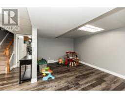 16 TIMBERLANE CRESCENT - 31