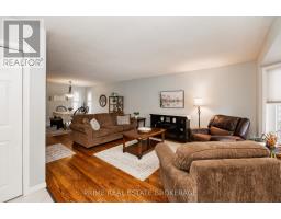 16 TIMBERLANE CRESCENT - 4