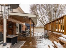 16 TIMBERLANE CRESCENT - 40