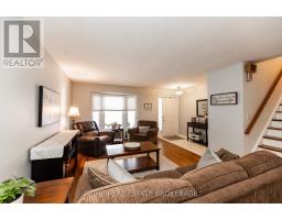 16 TIMBERLANE CRESCENT - 5