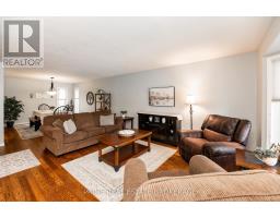 16 TIMBERLANE CRESCENT - 6