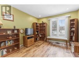 53 - 50 FIDDLERS GREEN ROAD - 28