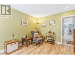 53 - 50 FIDDLERS GREEN ROAD - 29