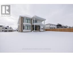 7 EDGEVIEW CRESCENT - 40