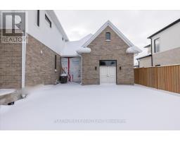 7 EDGEVIEW CRESCENT - 42