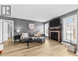 181 GILMOUR DRIVE - 16