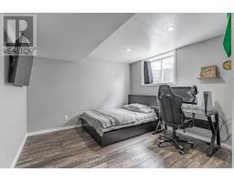 181 GILMOUR DRIVE - 39