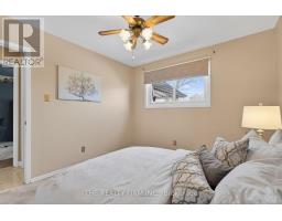 20 HARDING CRESCENT - 13