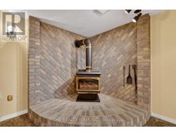 20 HARDING CRESCENT - 19