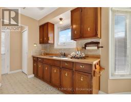 20 HARDING CRESCENT - 7