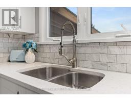 5 MONTCALM STREET N - 12