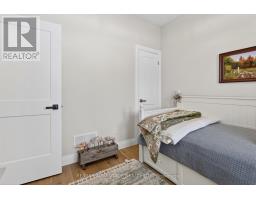 58 COMPASS TRAIL - 23