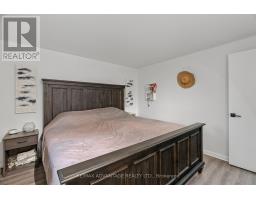 66 WELLESLEY CRESCENT - 16