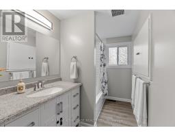 66 WELLESLEY CRESCENT - 23