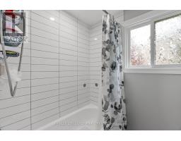 66 WELLESLEY CRESCENT - 24