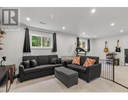 66 WELLESLEY CRESCENT - 28