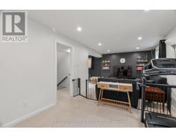 66 WELLESLEY CRESCENT - 32