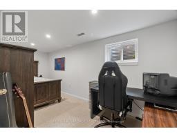 66 WELLESLEY CRESCENT - 36