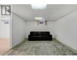 99 SUSAN AVENUE - 28