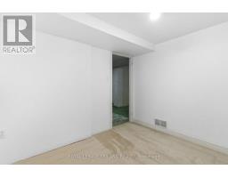 99 SUSAN AVENUE - 32