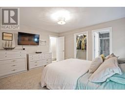 12 AUBURN DRIVE - 22