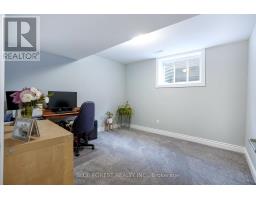 12 AUBURN DRIVE - 32