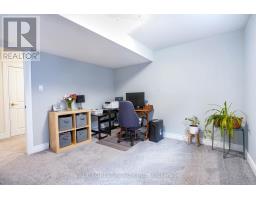 12 AUBURN DRIVE - 33