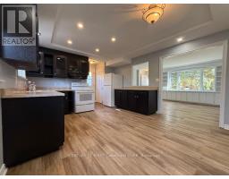 17 VINCENT CRESCENT - 15