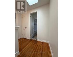 17 VINCENT CRESCENT - 23