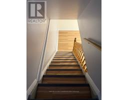 17 VINCENT CRESCENT - 38