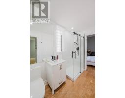 401 - 280 QUEENS AVENUE S - 25