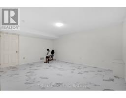 25 - 70 CHAPMAN COURT - 27