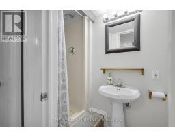 25 - 70 CHAPMAN COURT - 30