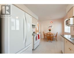 90 ROMAN CRESCENT - 14