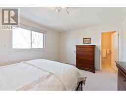 90 ROMAN CRESCENT - 25