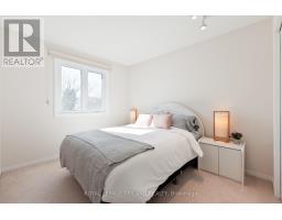 90 ROMAN CRESCENT - 31