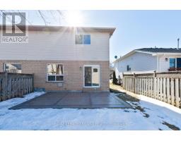 90 ROMAN CRESCENT - 38